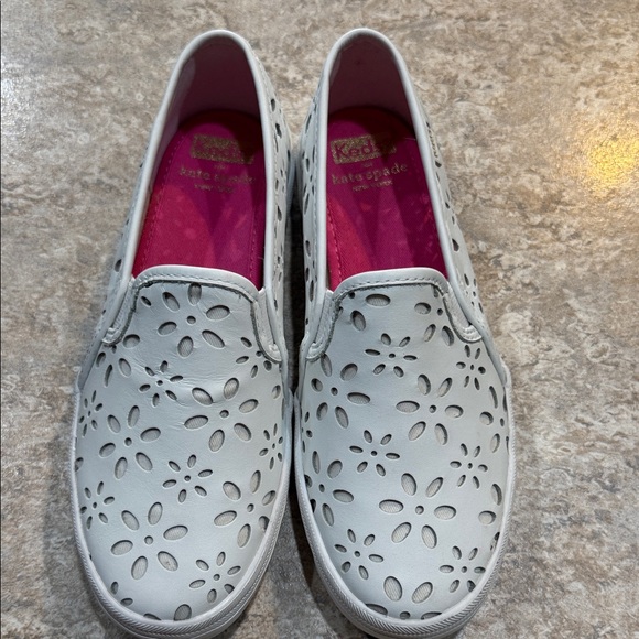 kate spade Keds White Floral Cut-Out Slip On Sneakers Women - Picture 1 of 7